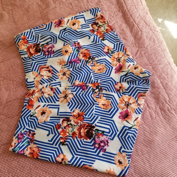 💰Umgee Floral Shorts - Picture 4 of 4